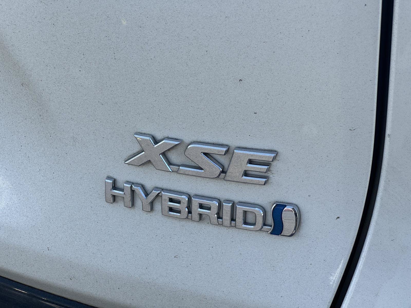 Used 2022 Toyota RAV4 XSE AWD/4WD image 10