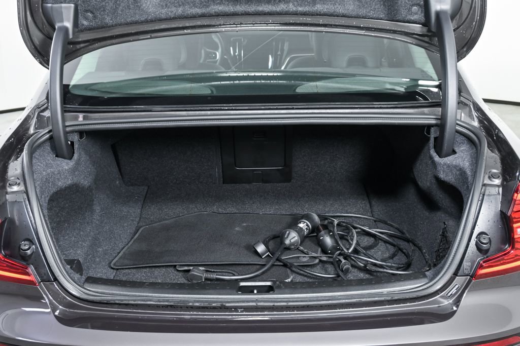 Certified 2025 Volvo S60 T8 Ultra AWD/4WD image 32