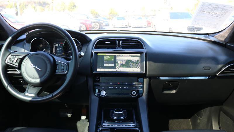 Used 2020 Jaguar F-PACE Premium AWD/4WD image 18