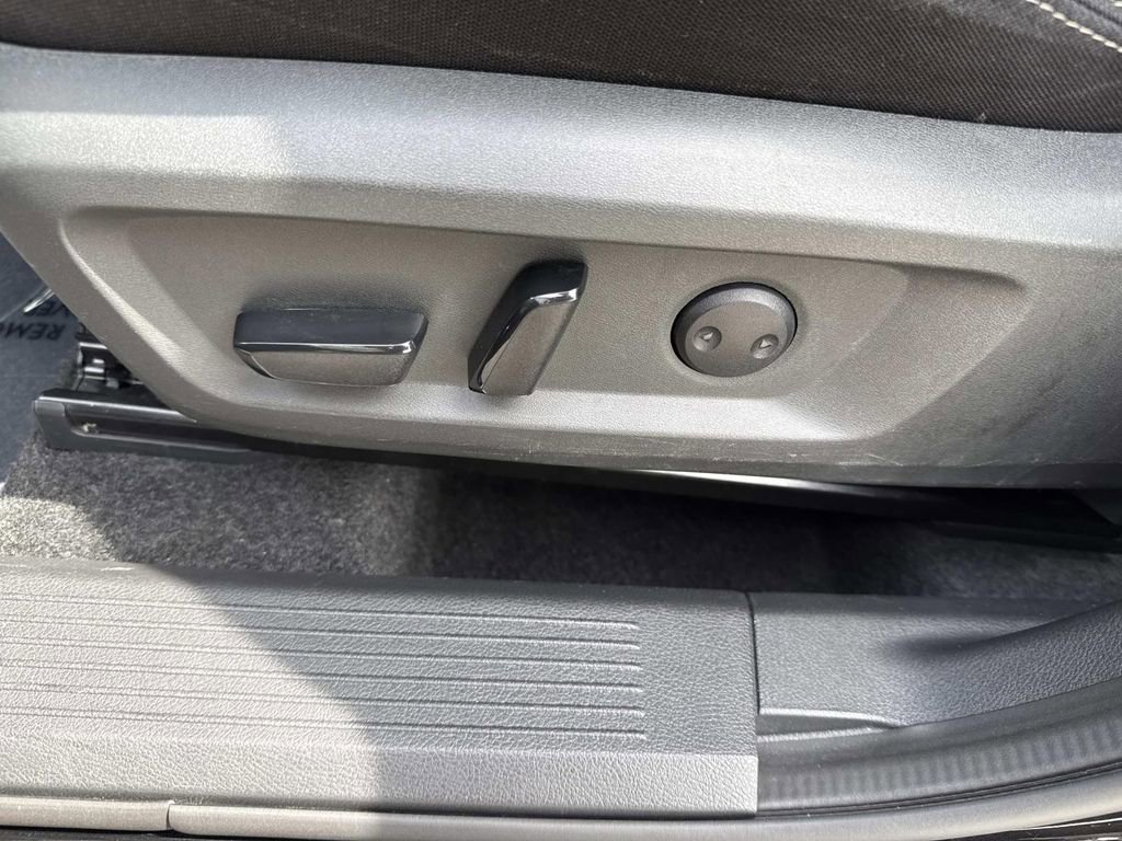 Used 2021 Nissan Rogue SV FWD image 26