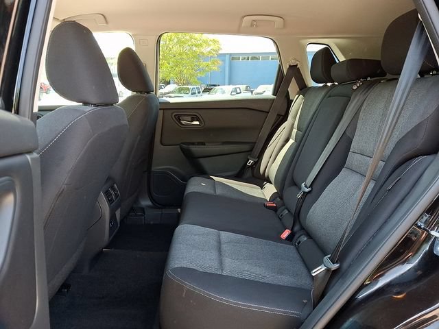 Used 2025 Nissan Rogue SV FWD image 12