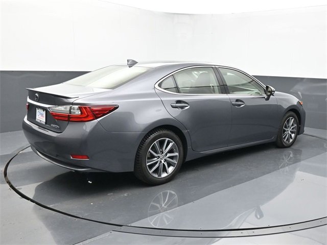 Used 2016 Lexus ES 300h image 5