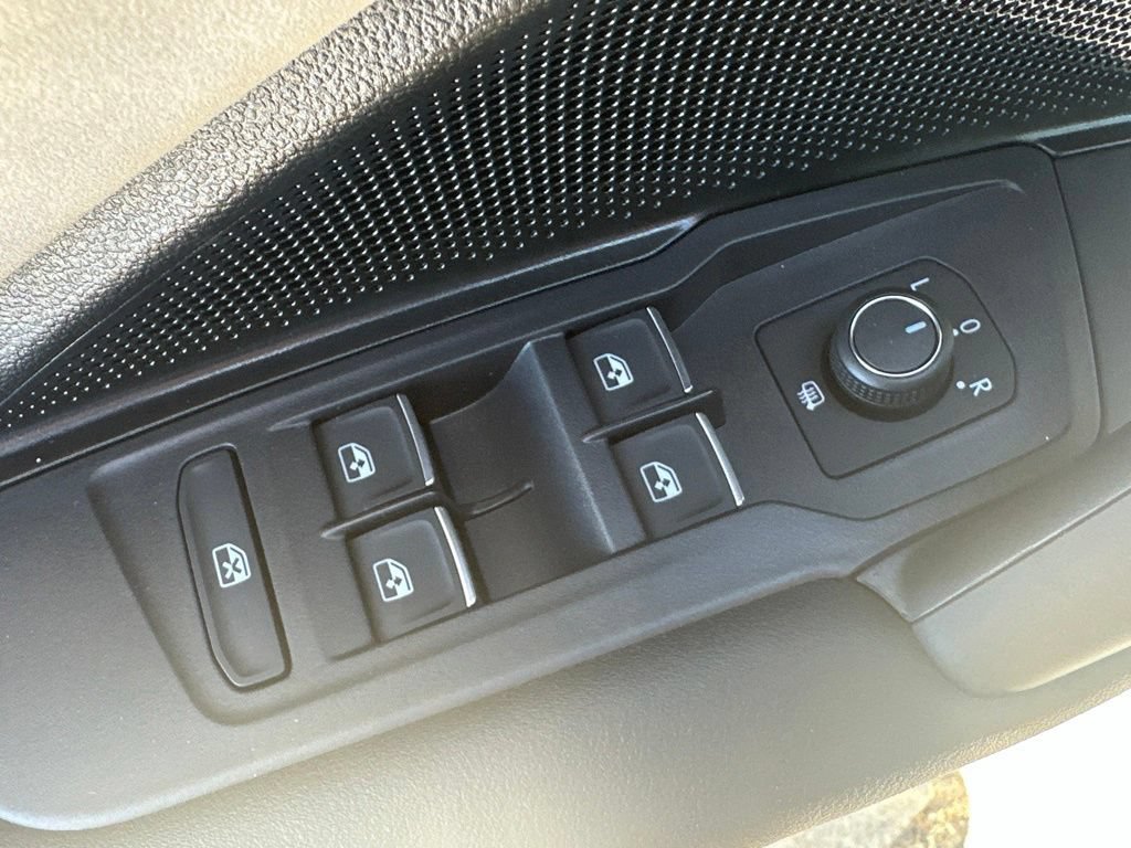New 2026 Volkswagen Tiguan SE AWD/4WD image 11