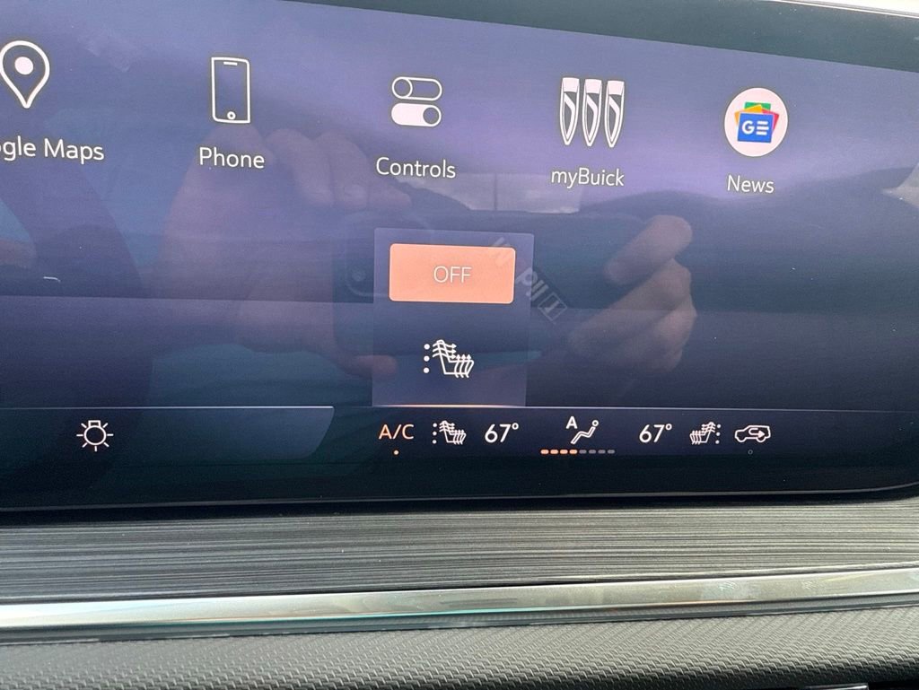 Used 2025 Buick Envision Preferred AWD/4WD image 31