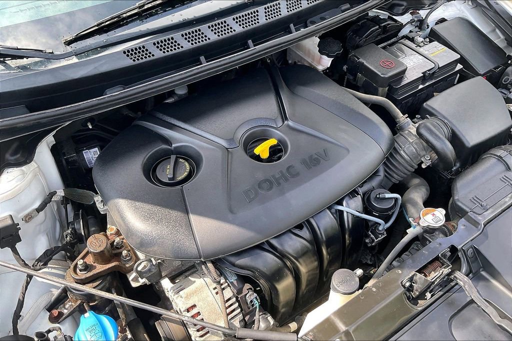 Used 2015 Hyundai Elantra SE FWD image 11