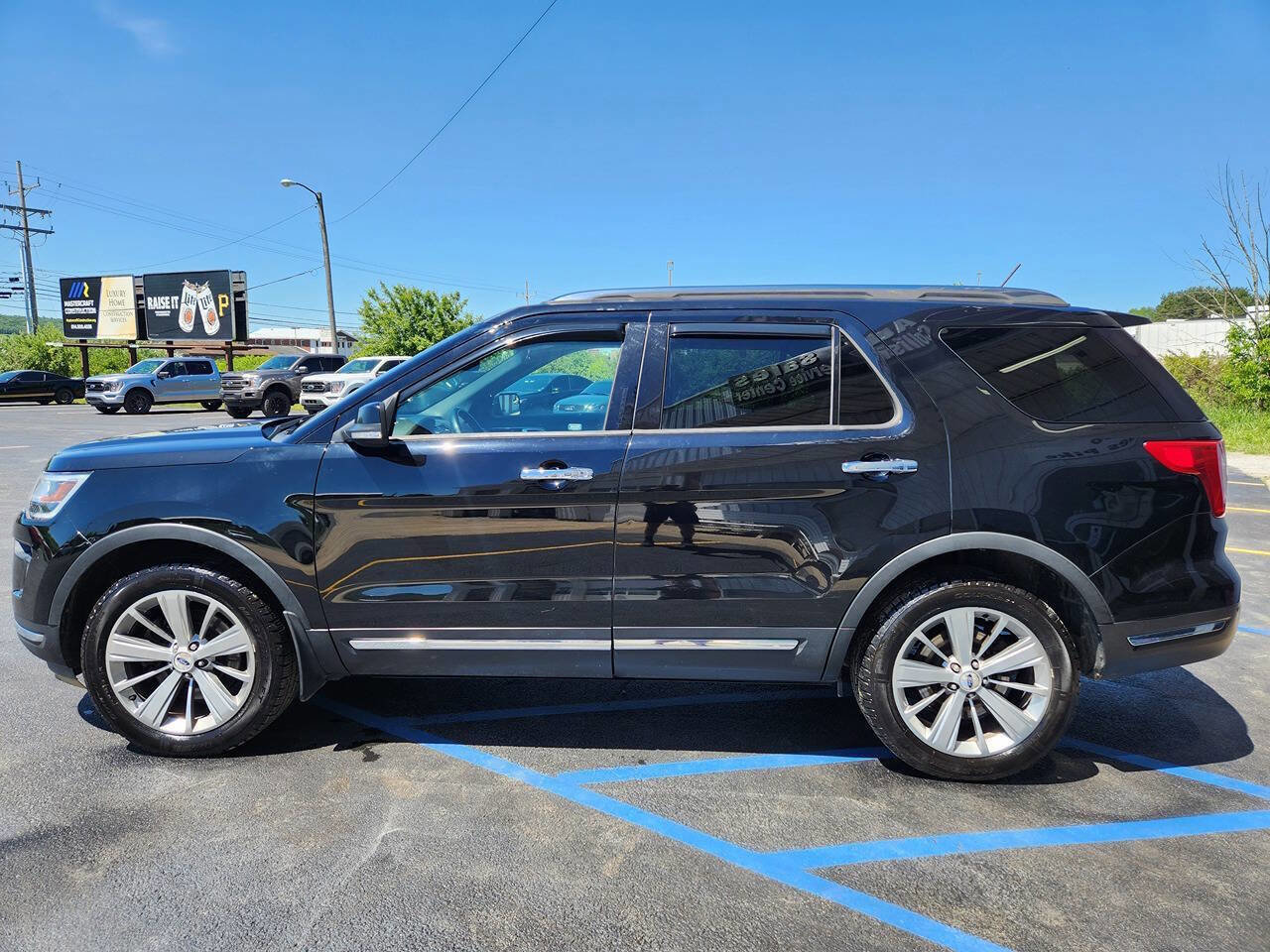 Used 2018 Ford Explorer Limited AWD/4WD image 11