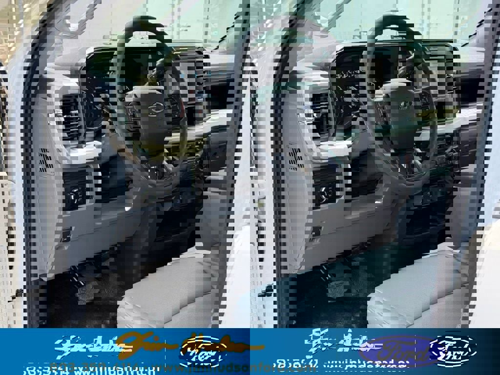 New 2025 Ford F550 2WD Regular Cab Super Duty image 25