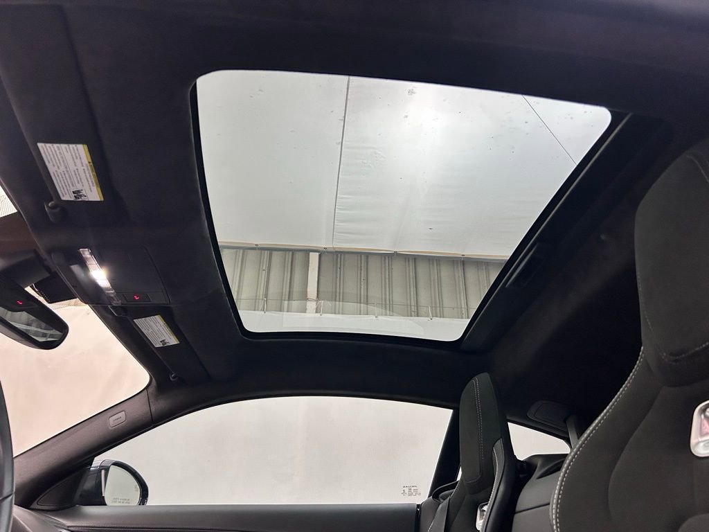 Used 2018 Jaguar F-TYPE R AWD/4WD image 21