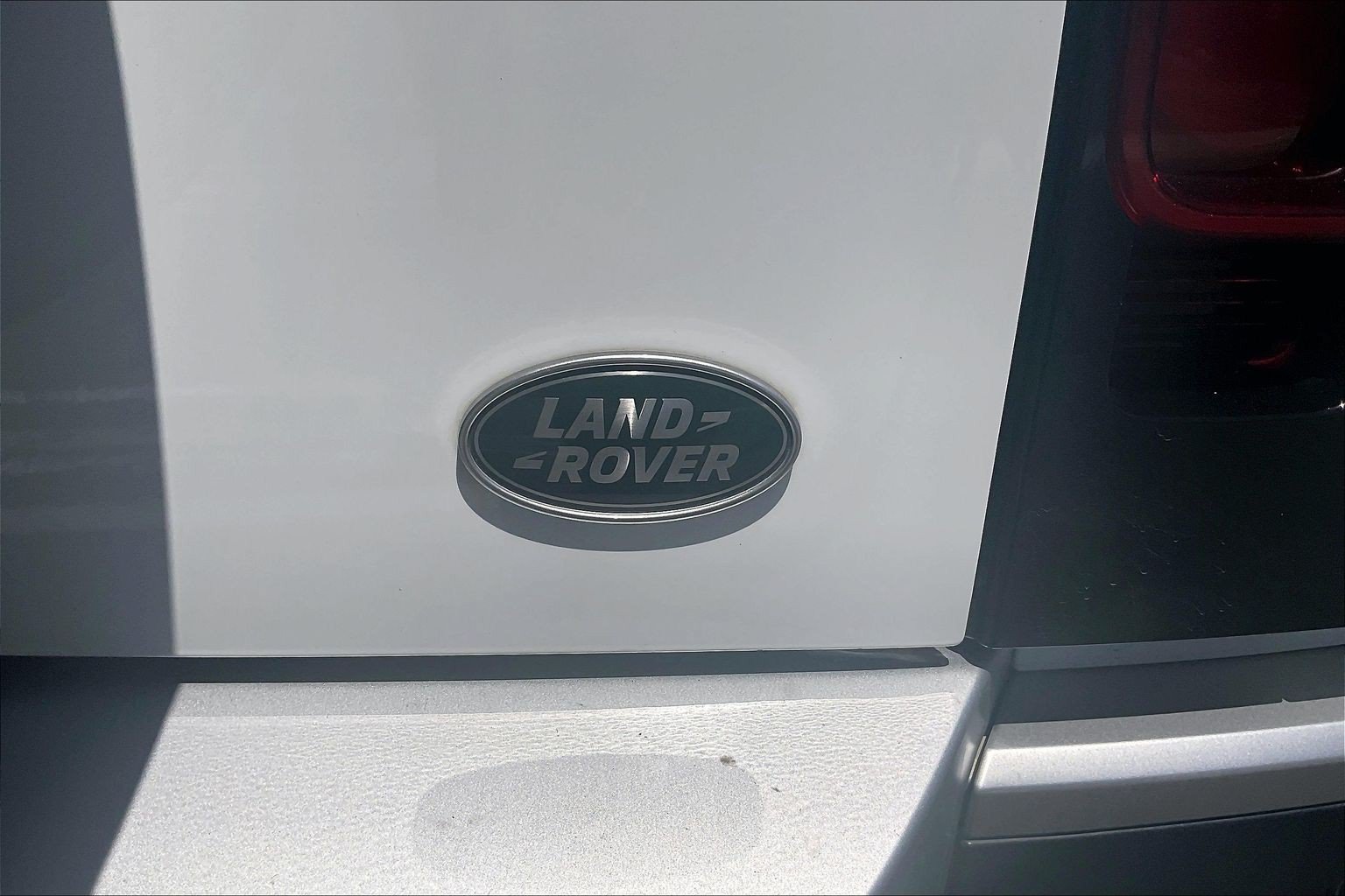 Used 2023 Land Rover Defender 130 SE AWD/4WD image 9