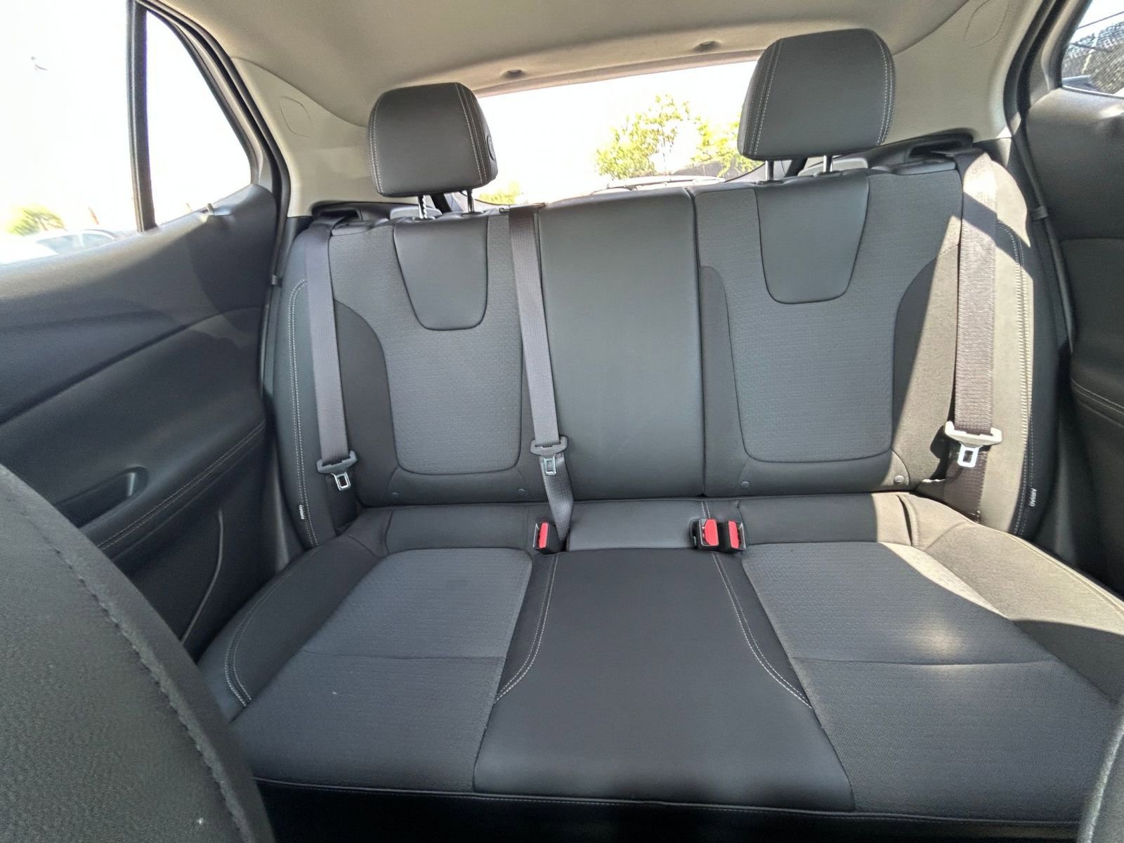 Used 2025 Buick Encore GX Preferred FWD image 33