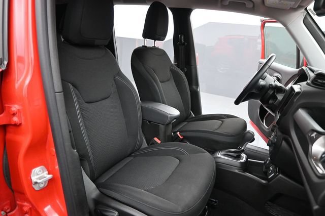 Used 2023 Jeep Renegade Latitude w/ Premium Group AWD/4WD image 26