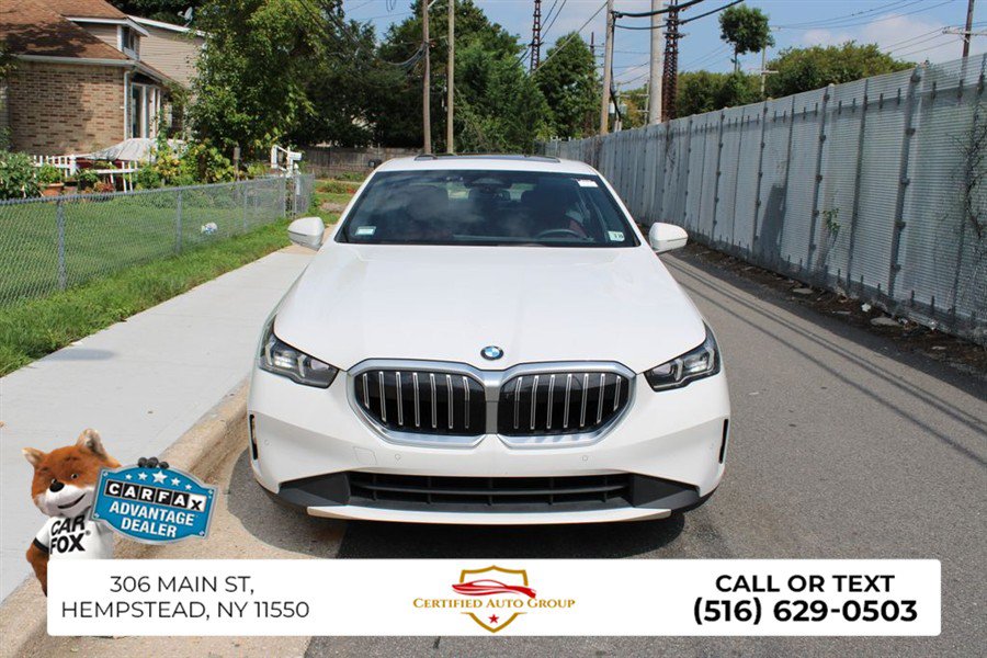 Used 2024 BMW 540i xDrive AWD/4WD image 2