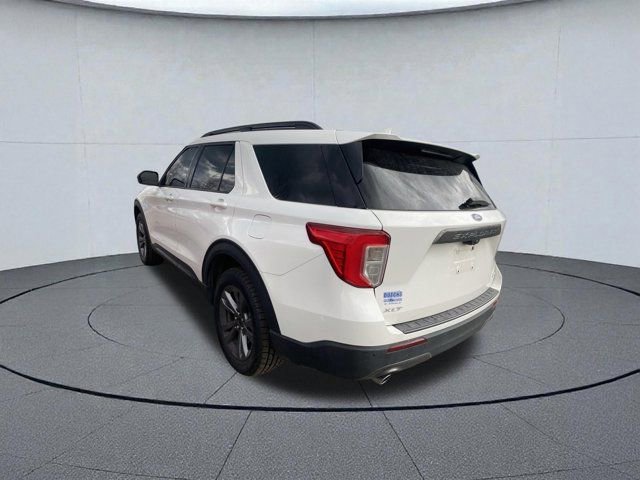 Used 2022 Ford Explorer XLT w/ Equipment Group 202A image 4