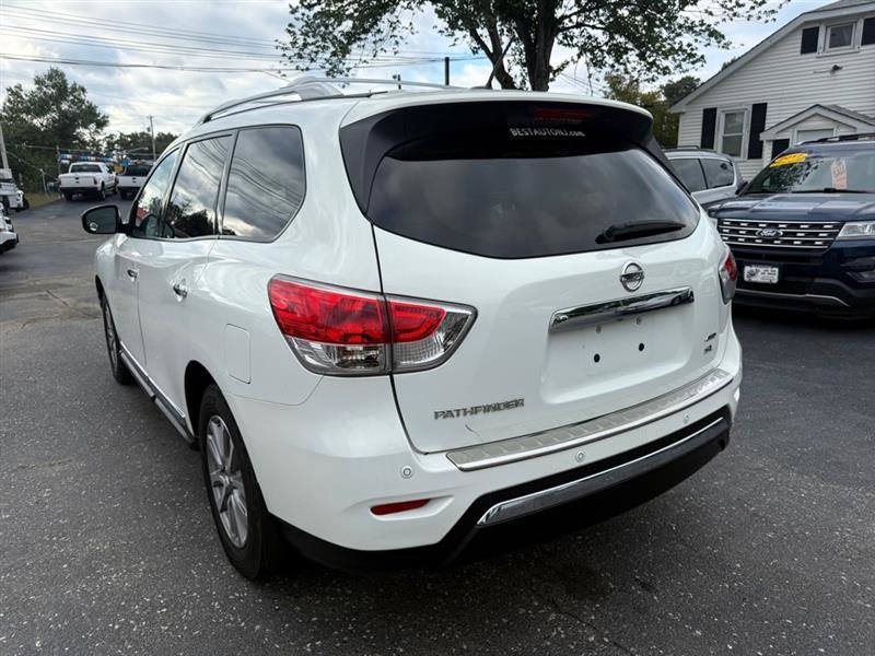 Used 2014 Nissan Pathfinder SL w/ Cargo Package image 3