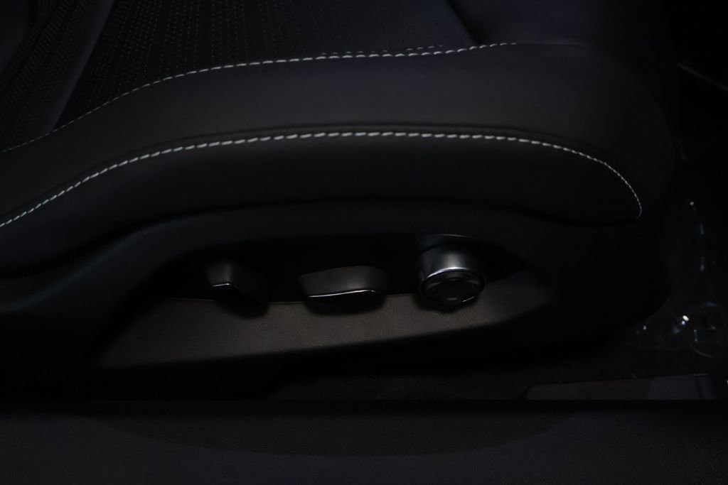 New 2026 Chevrolet Corvette Stingray Preferred Conv w/ Battery Protection Package image 39