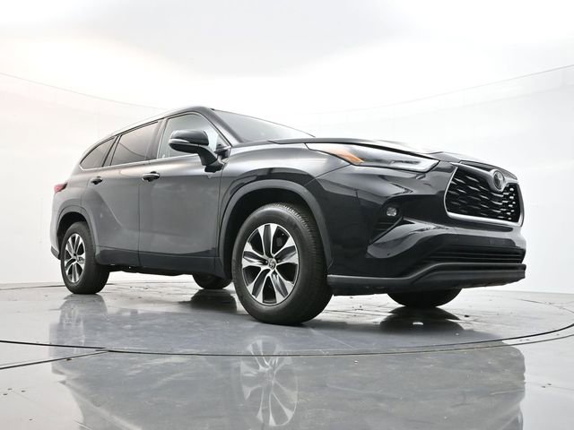 Used 2022 Toyota Highlander XLE image 43