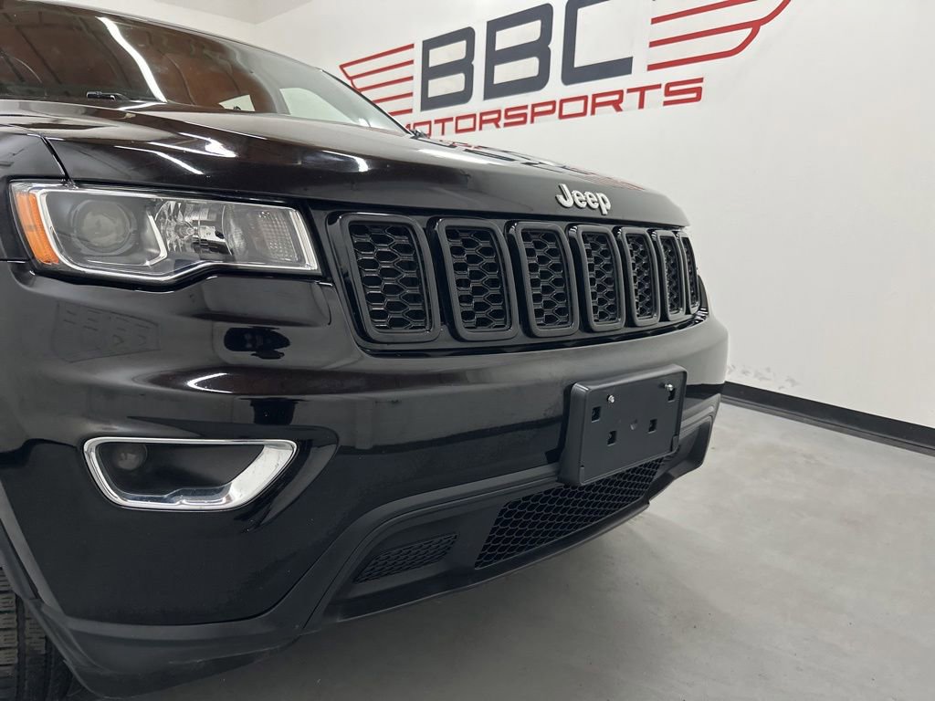 Used 2020 Jeep Grand Cherokee Laredo AWD/4WD image 2