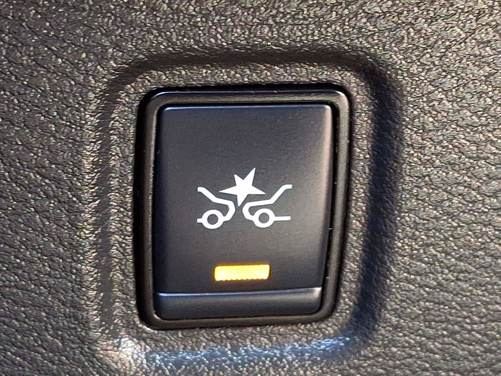 Used 2019 Nissan Kicks S FWD image 25