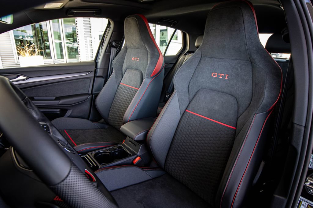 New 2026 Volkswagen GTI SE FWD image 28