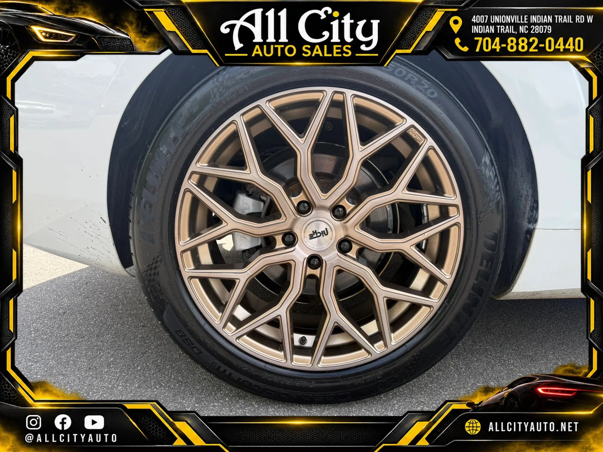 Used 2013 Chevrolet Camaro LT RWD image 28