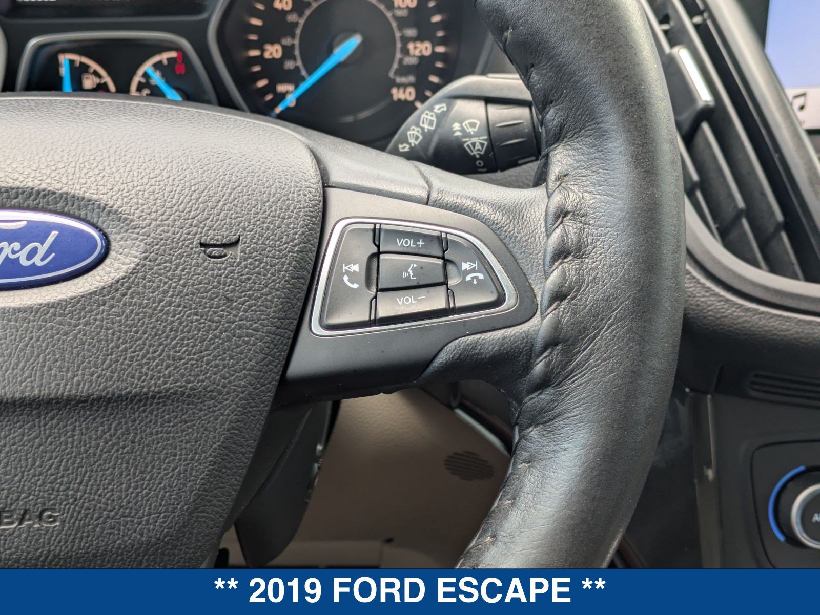 Used 2019 Ford Escape Titanium AWD/4WD image 28
