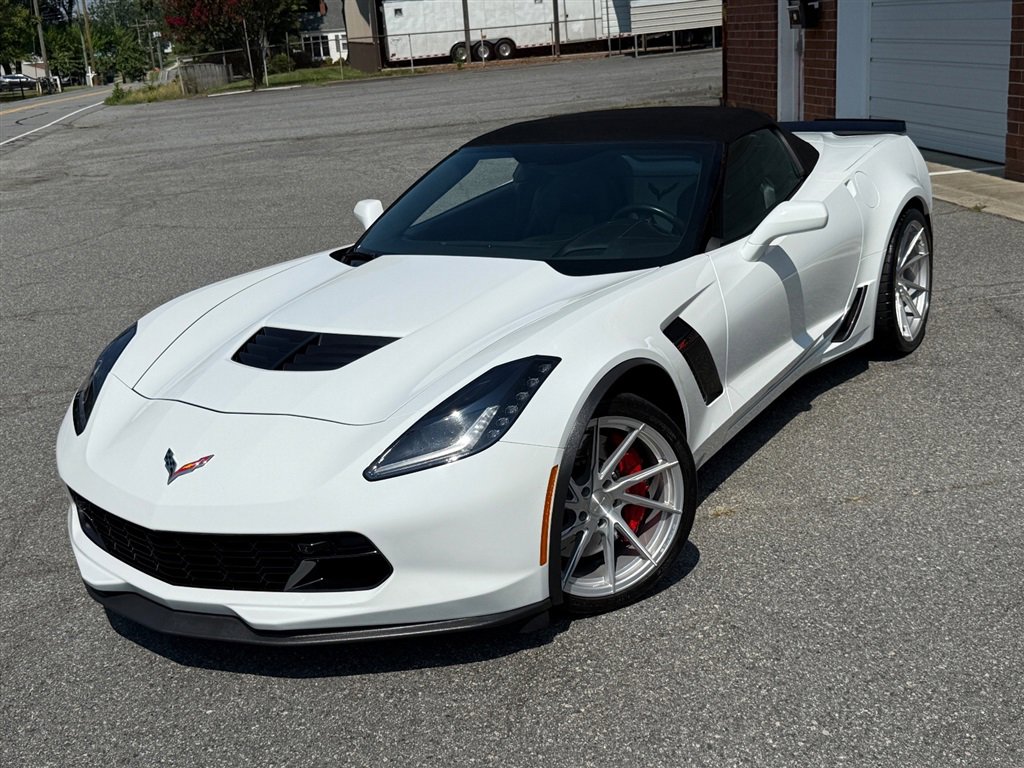 Used 2016 Chevrolet Corvette Z06 w/ 3LZ Preferred Equipment Group image 3