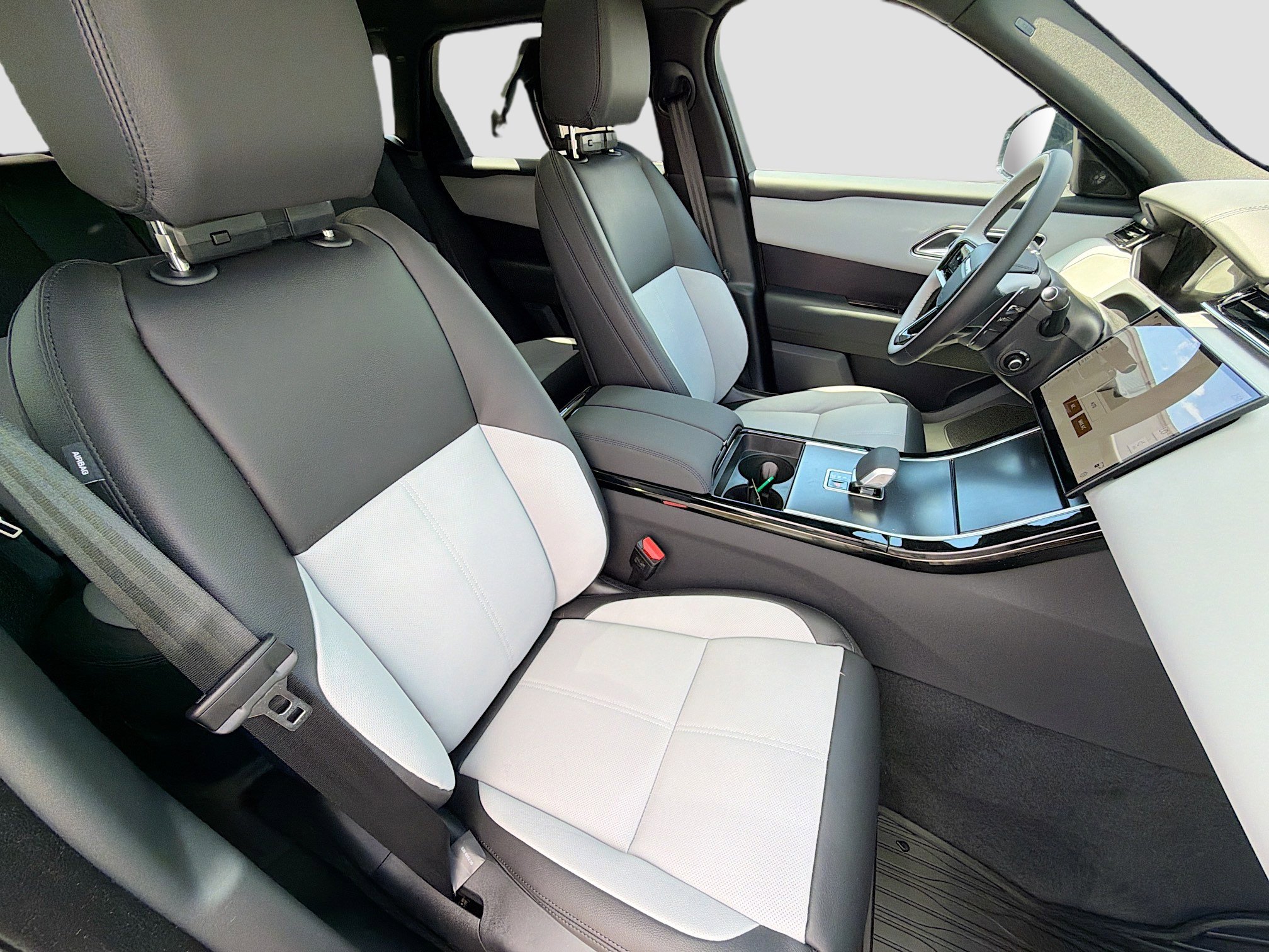 New 2026 Land Rover Range Rover Velar Dynamic SE AWD/4WD image 14