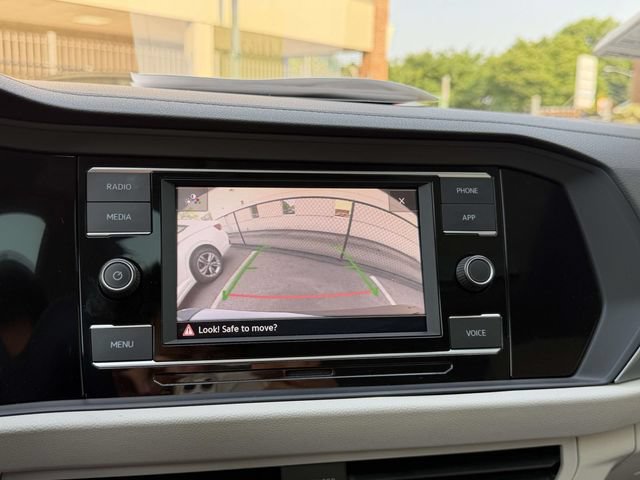 Certified 2023 Volkswagen Jetta SE w/ Panoramic Sunroof Package FWD image 30