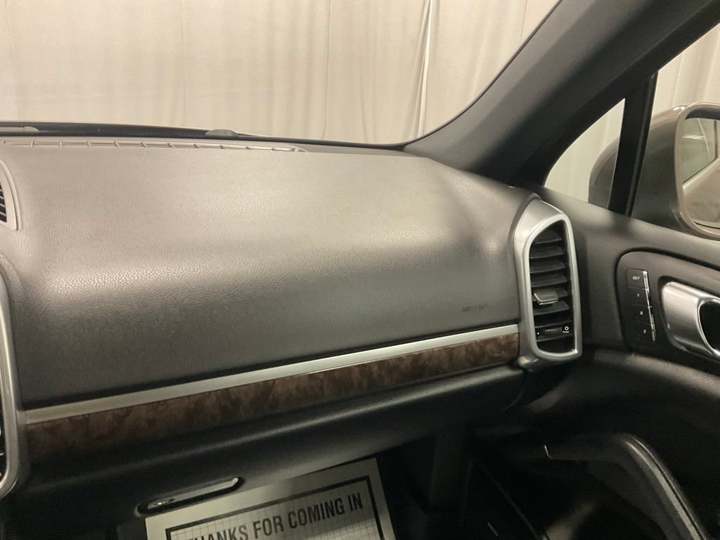 Used 2016 Porsche Cayenne AWD/4WD image 28