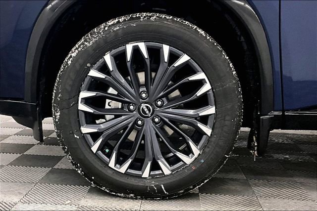 New 2025 Nissan Rogue Platinum image 13