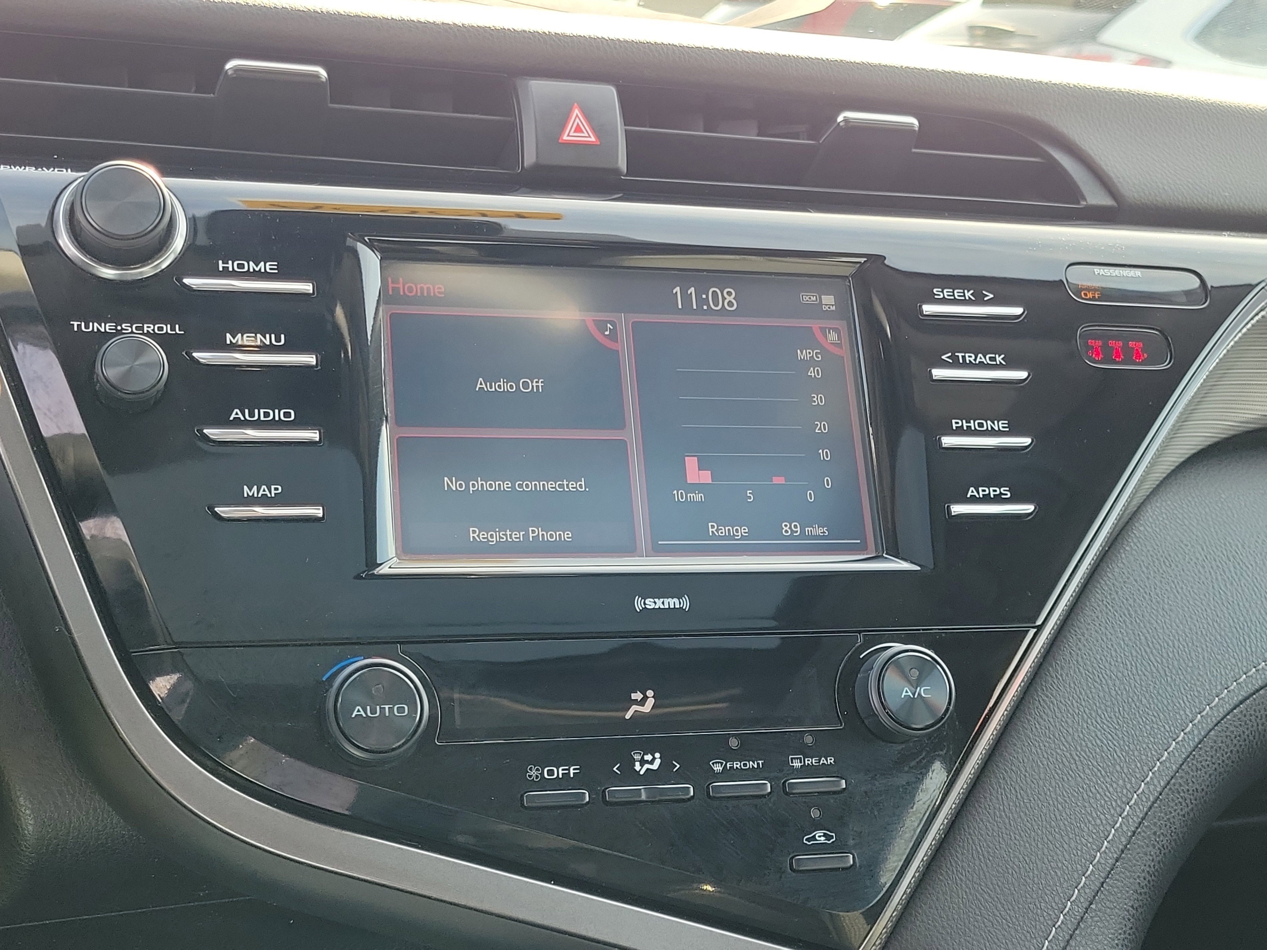 Used 2020 Toyota Camry SE FWD image 26