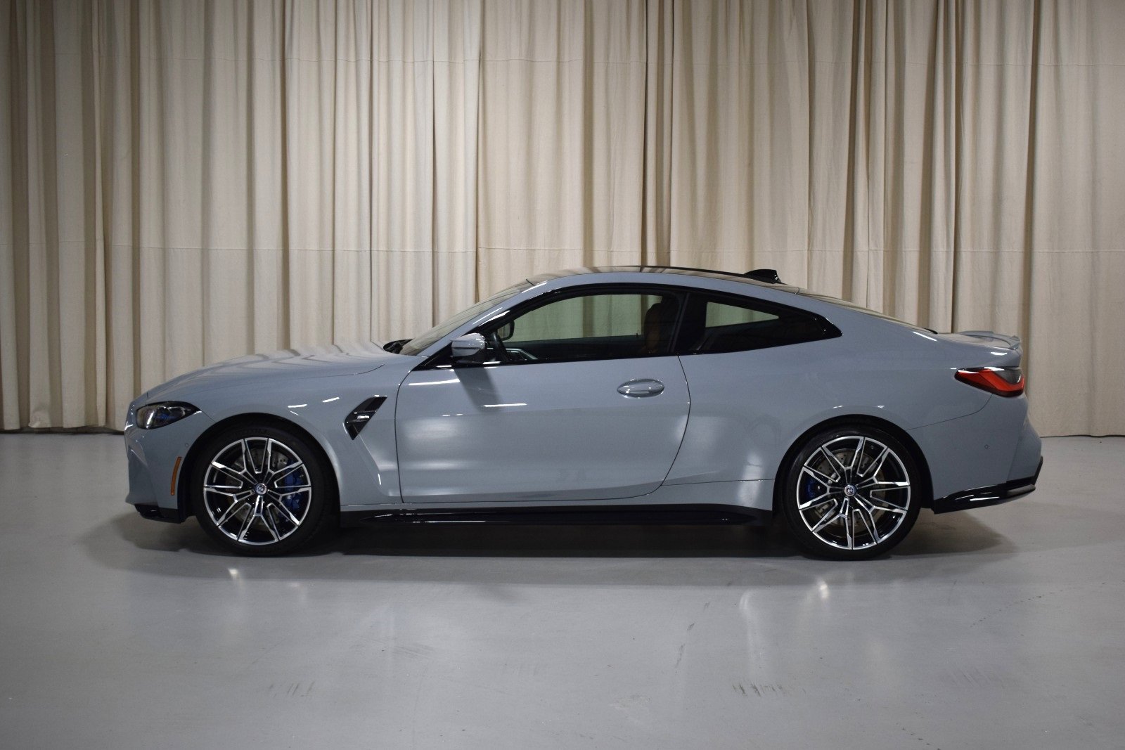 Used 2023 BMW M4 Coupe w/ M Driver's Package image 5