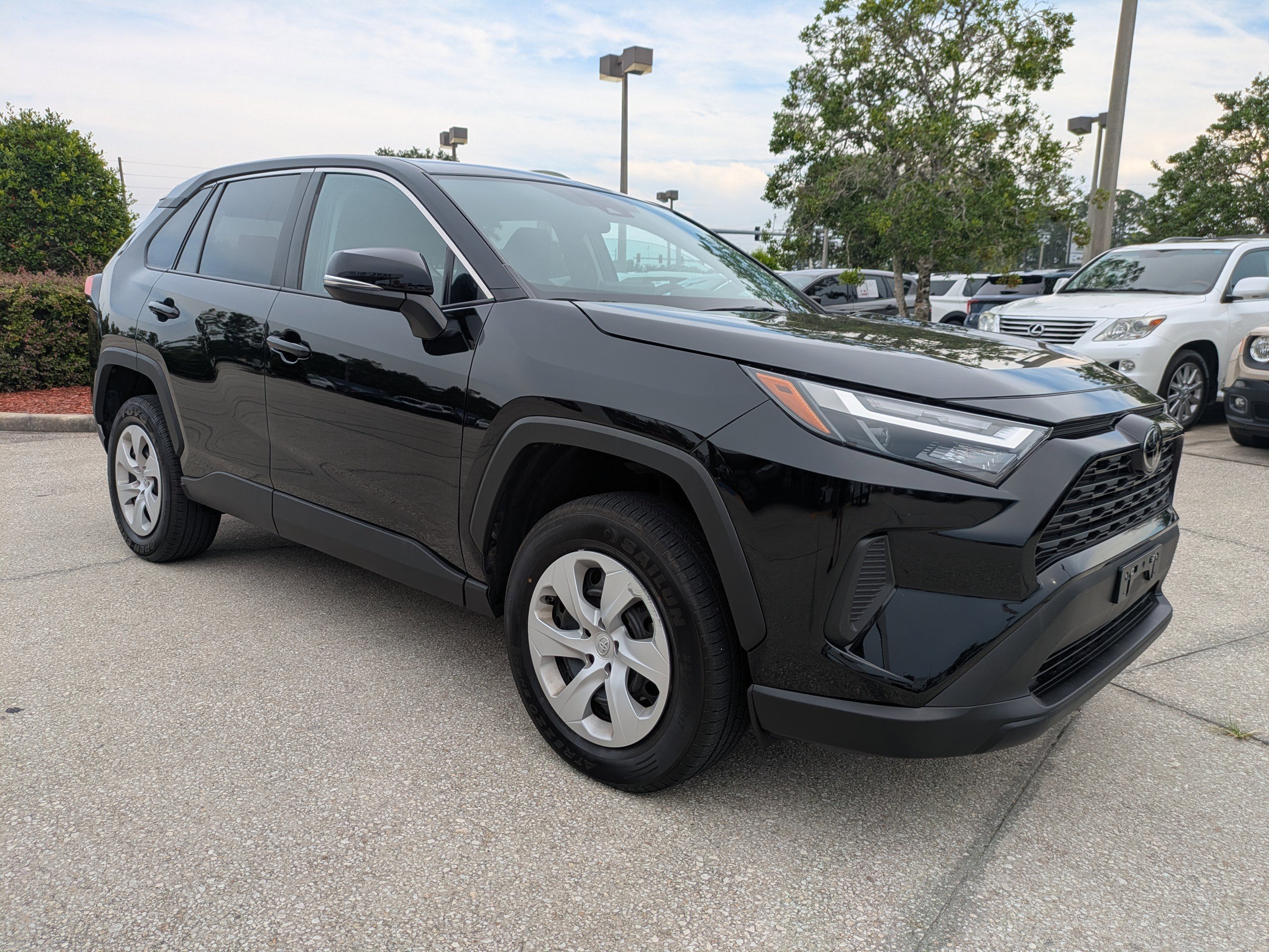 Used 2023 Toyota RAV4 LE image 2