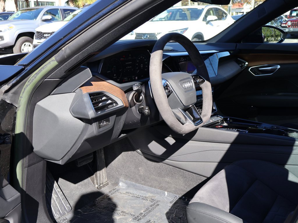 Used 2023 Audi e-tron GT Premium Plus image 26
