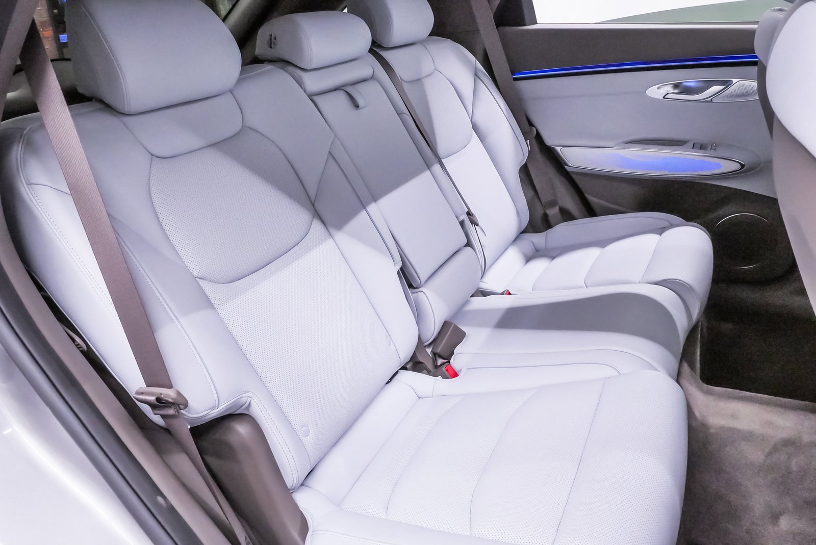 Certified 2026 Genesis GV70 2.5T Advanced image 12