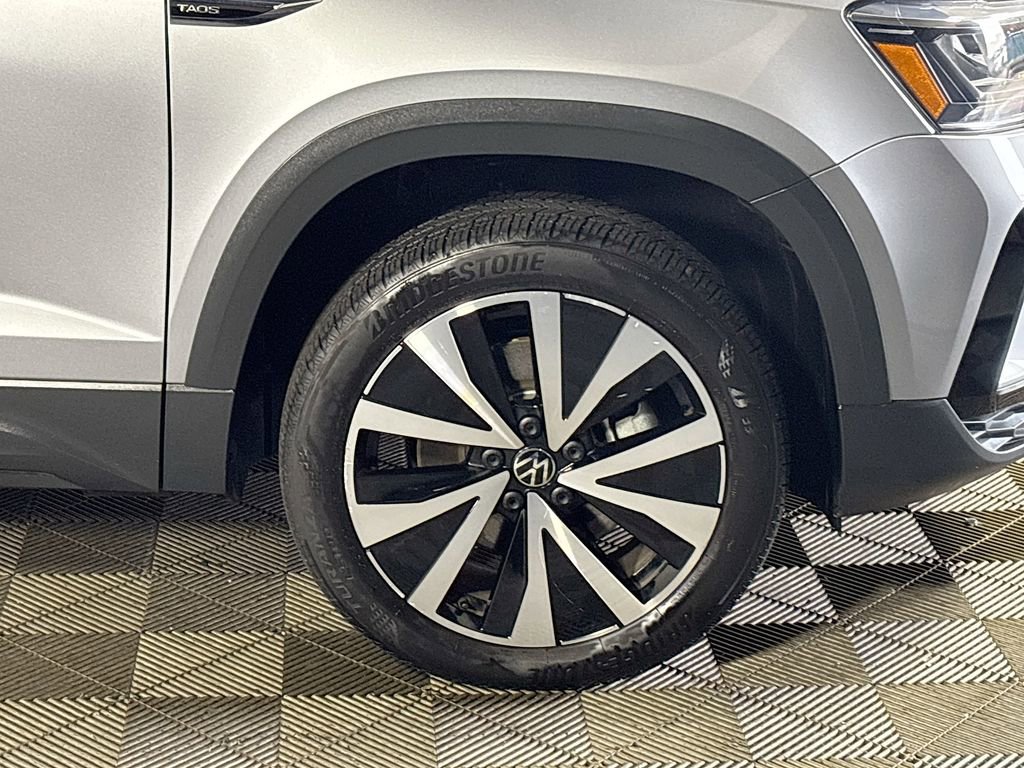 Used 2024 Volkswagen Taos SE image 22