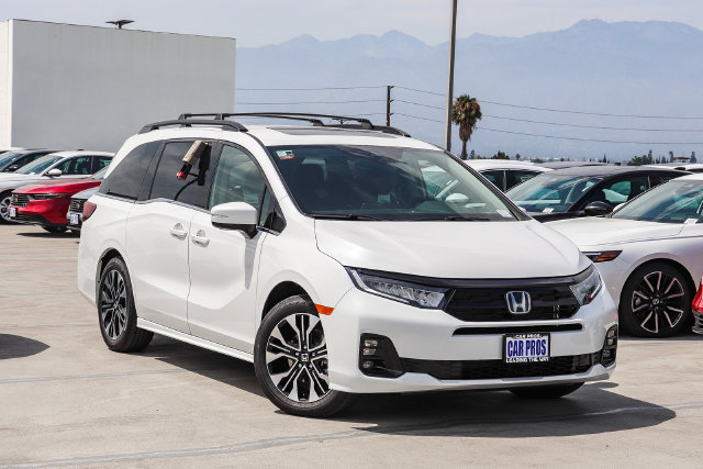 New 2027 Honda Odyssey Elite image 2