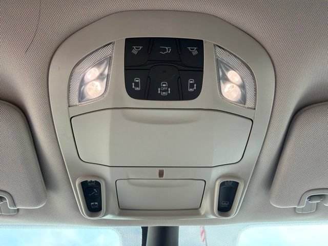 Used 2023 Chrysler Pacifica Limited FWD image 23