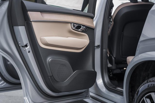 New 2026 Volvo XC90 B6 Plus w/ Protection Package Premier image 36