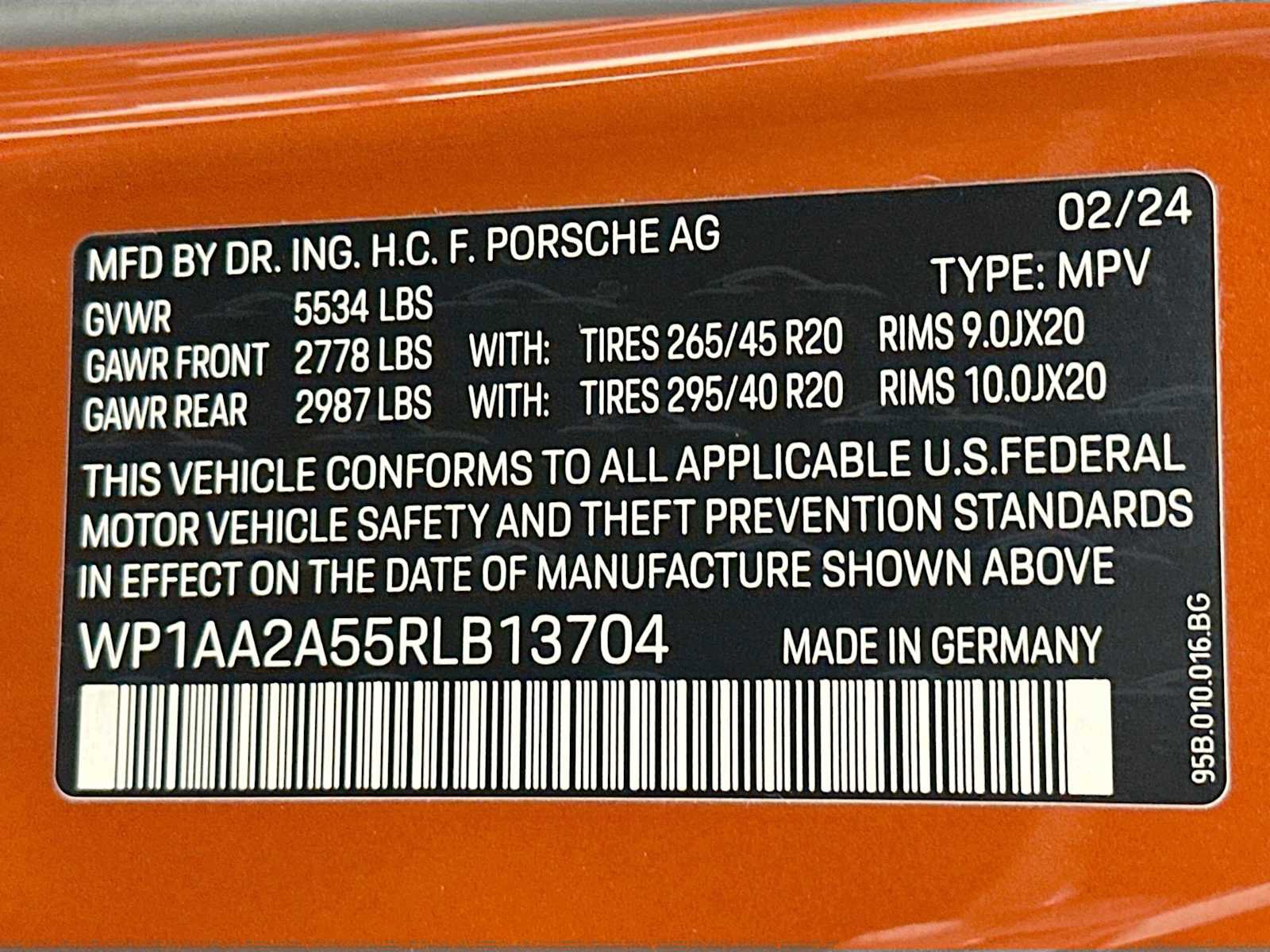 Used 2024 Porsche Macan image 32