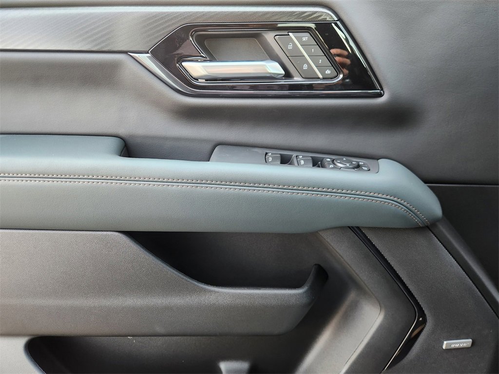 New 2026 GMC Yukon XL AT4 image 15