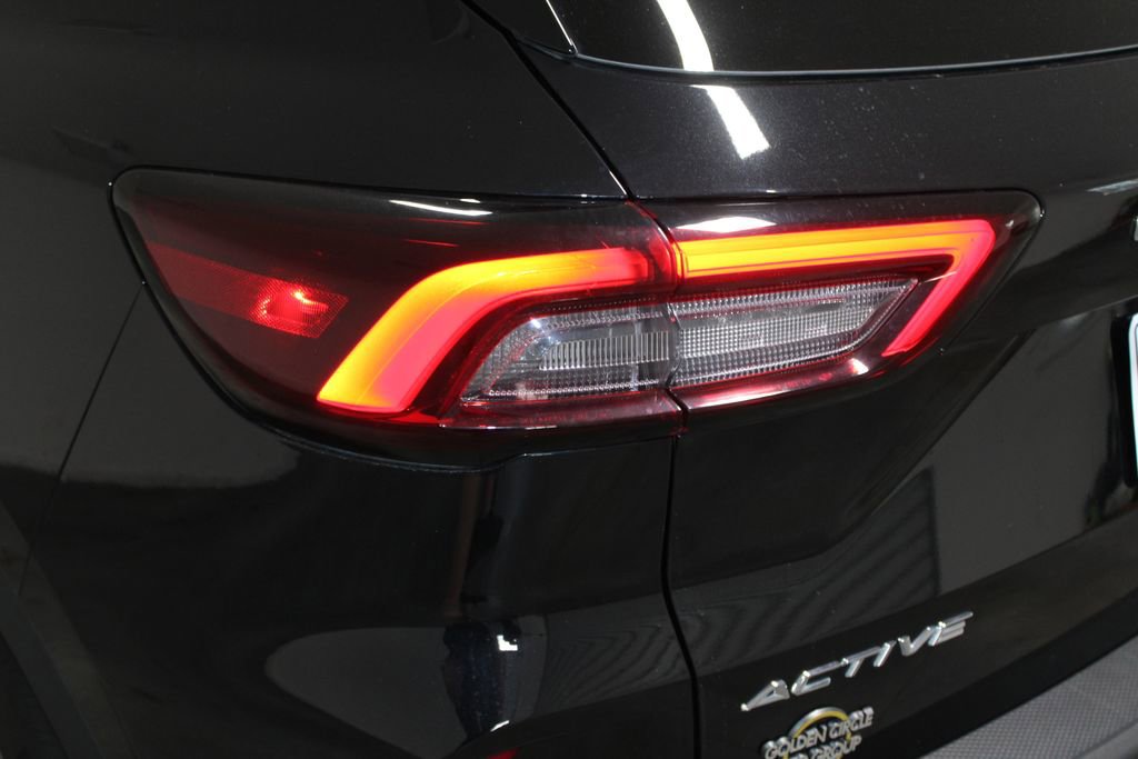 Used 2025 Ford Escape Active image 50