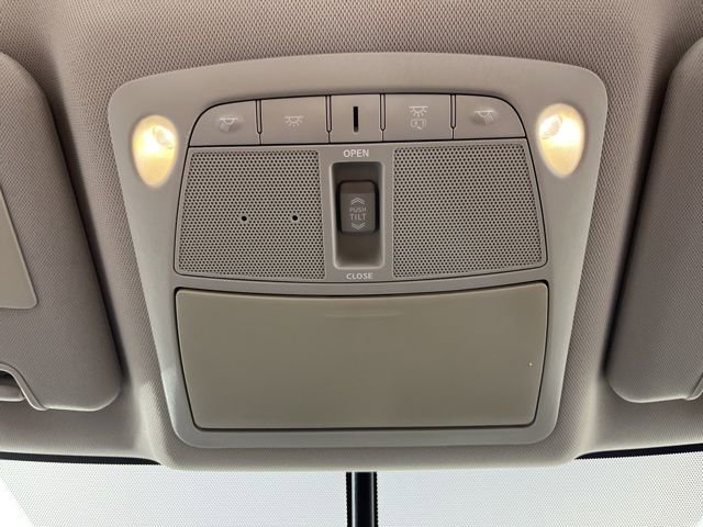 Used 2018 Nissan Rogue SV w/ Sun & Sound Touring Package image 34