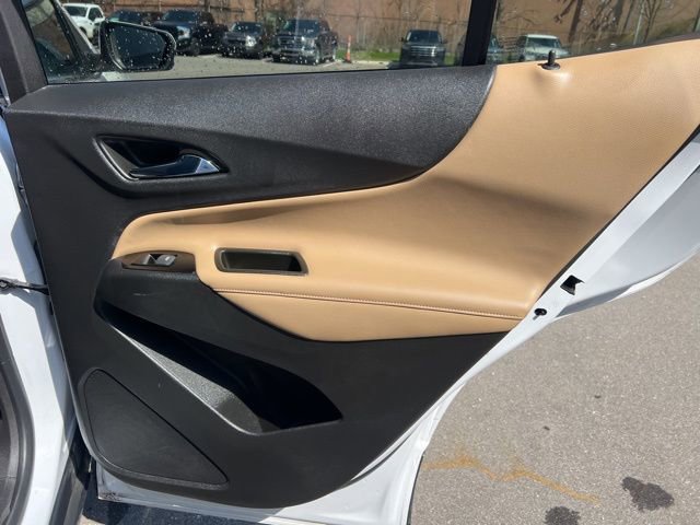 Used 2023 Chevrolet Equinox Premier AWD/4WD image 12