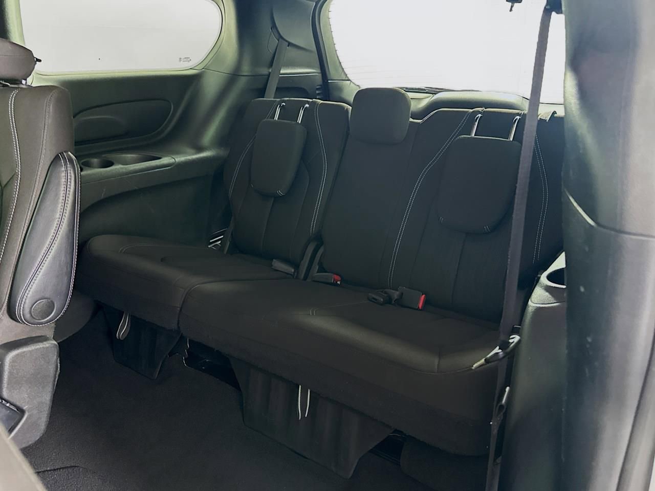 Used 2023 Chrysler Pacifica Touring image 32