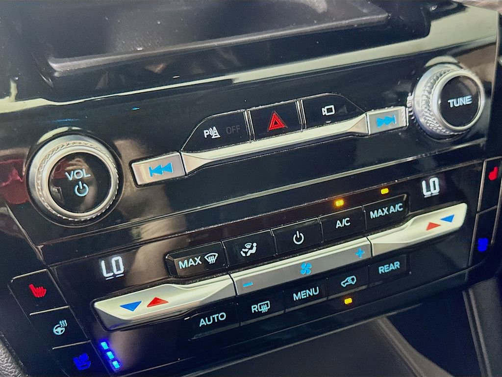 Used 2021 Ford Explorer Limited w/ Equipment Group 301A image 28