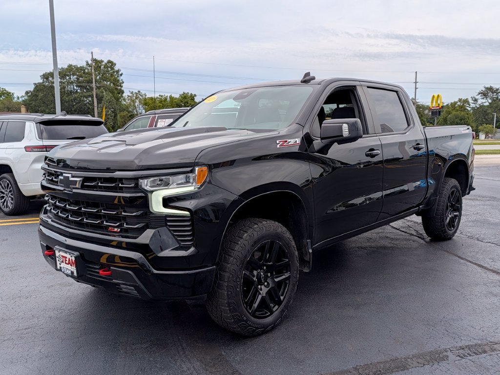 Used 2022 Chevrolet Silverado 1500 LT Trail Boss w/ LT Trail Boss Premium Package AWD/4WD image 3