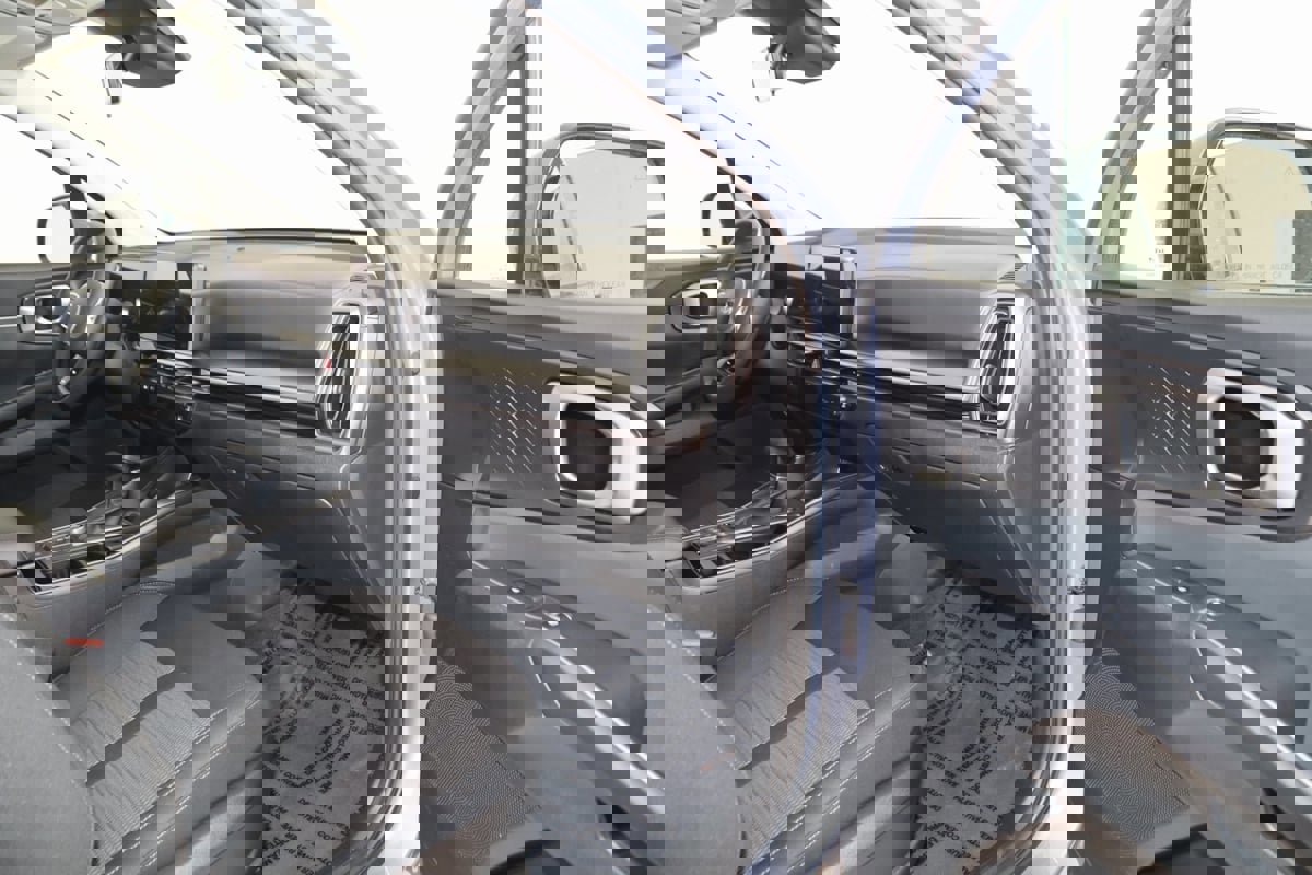 Used 2025 Kia Sorento LX image 42