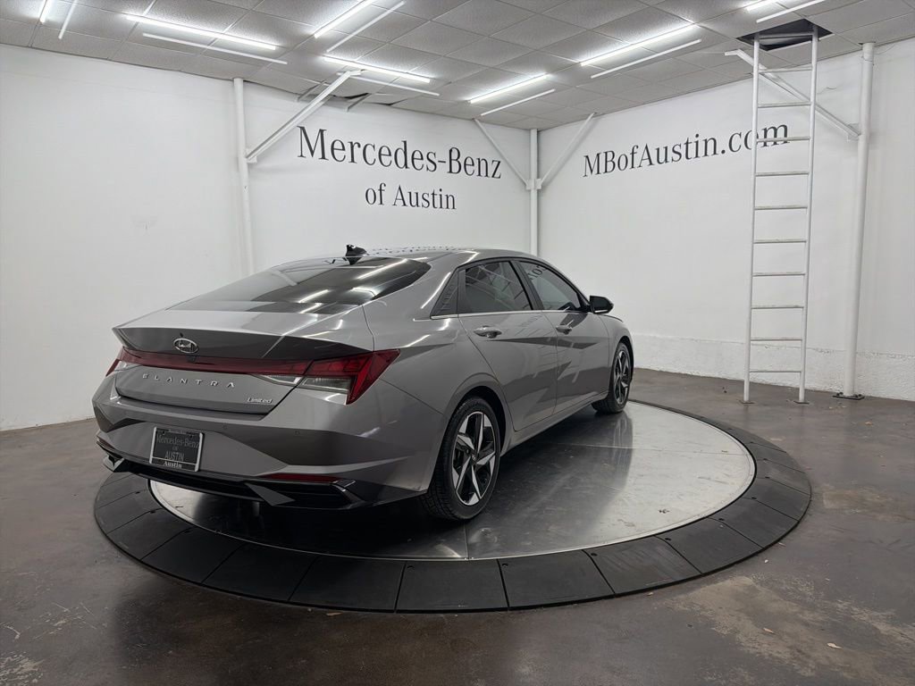Used 2023 Hyundai Elantra Limited image 7
