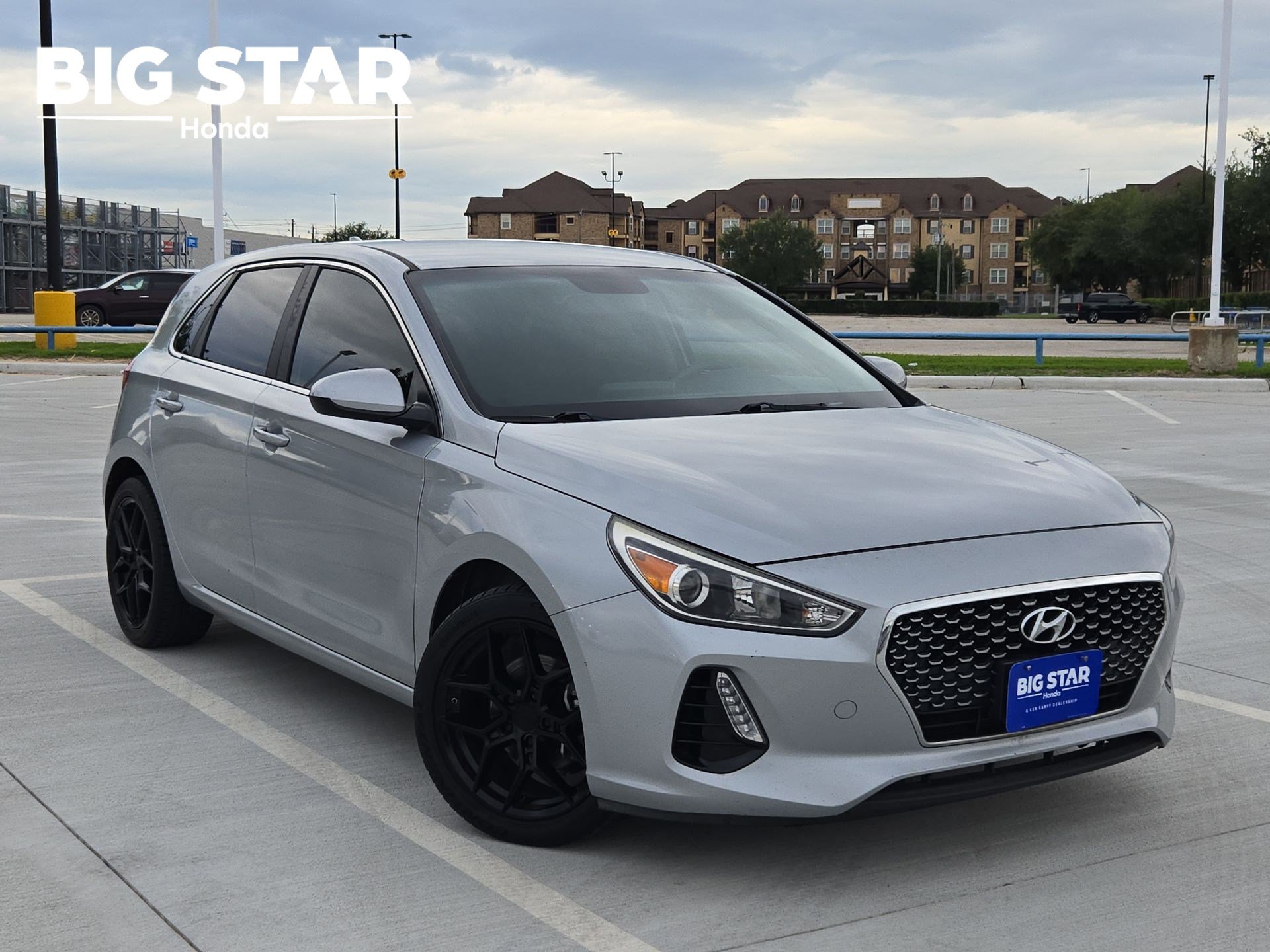 Used 2020 Hyundai Elantra GT image 1